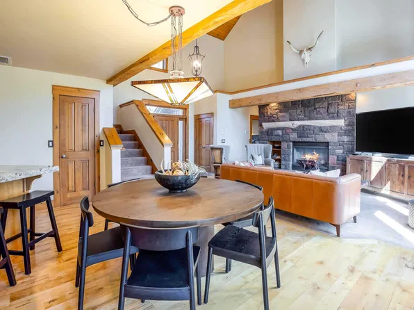 57620 Holly Ln, Sunriver, OR 97707