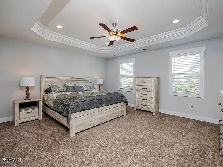 314 Holbrook Ln — Photo 17