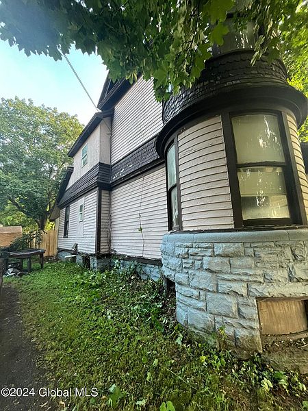 4th image of 36 E Main Street