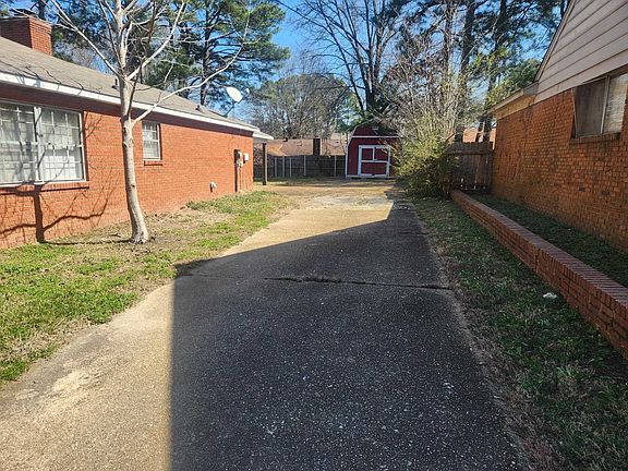 4th image of 3446 Fox Meadows Rd