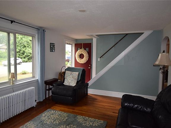 4th image of 22 Campbell St