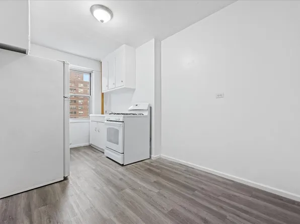 477 Fdr Drive image 3 of 19