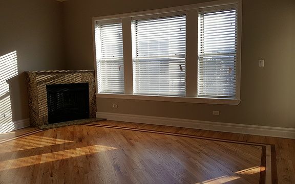 2nd image of 4847 S Vincennes Ave #301