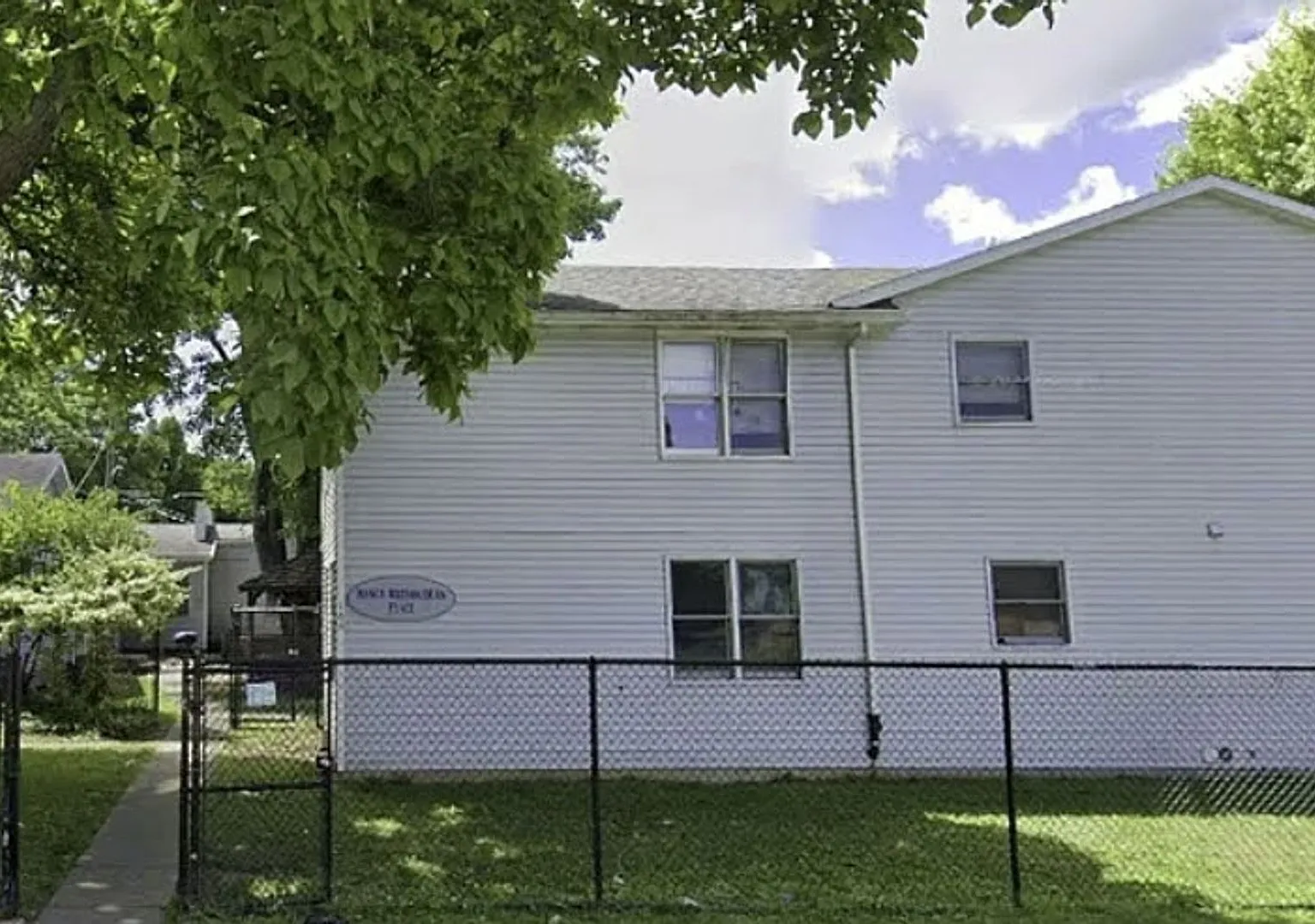 Large 3 Bedroom Ranch Style Apartment Available Soon — Photo 2