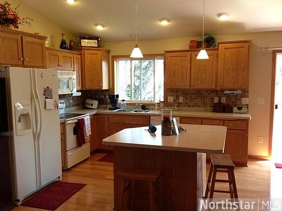 3rd image of 625 Saint Marks Rd S