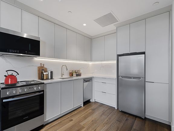3rd image of 788 Willoughby Ave #412