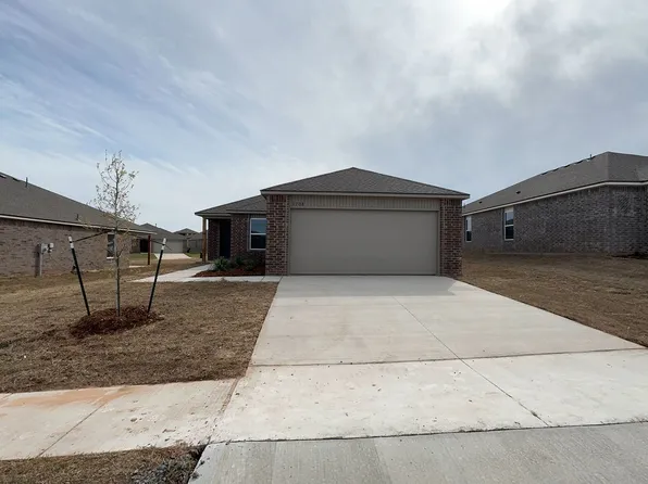 9708 Laredo Ln, Yukon, OK