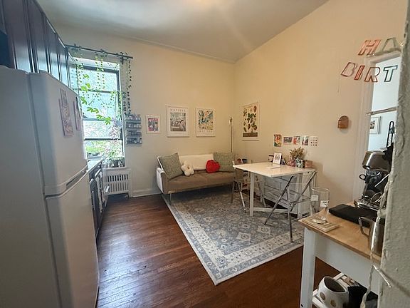 4th image of 400 E 87th St APT 3E