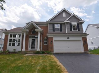 1049 Fairfax Ln, South Elgin, IL 60177