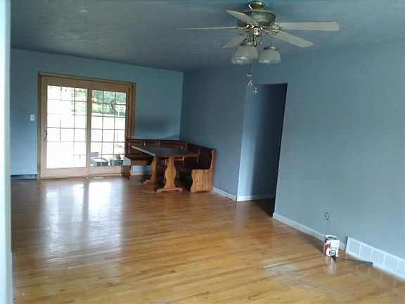 2nd image of 2610 Sierra Dr