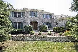 3rd image of 12 Rock River Ct