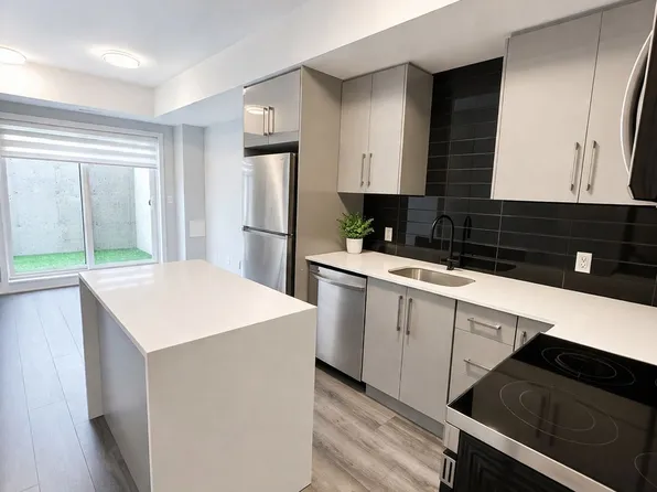 6065 McLeod Rd, Niagara Falls, ON