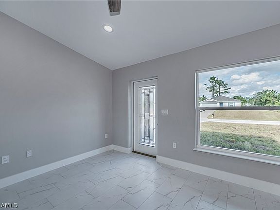 3rd image of 5010 S Peachtree Cir