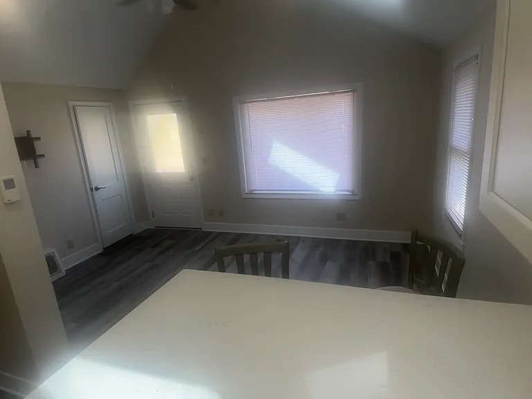 118 Homer St — Photo 4