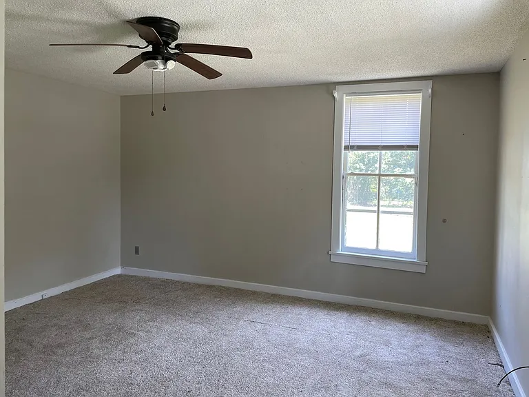 626 Eldorado St — Photo 5