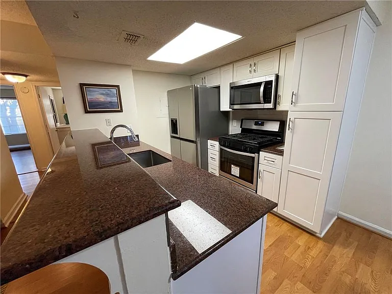 3083 Westwood Way — Photo 5