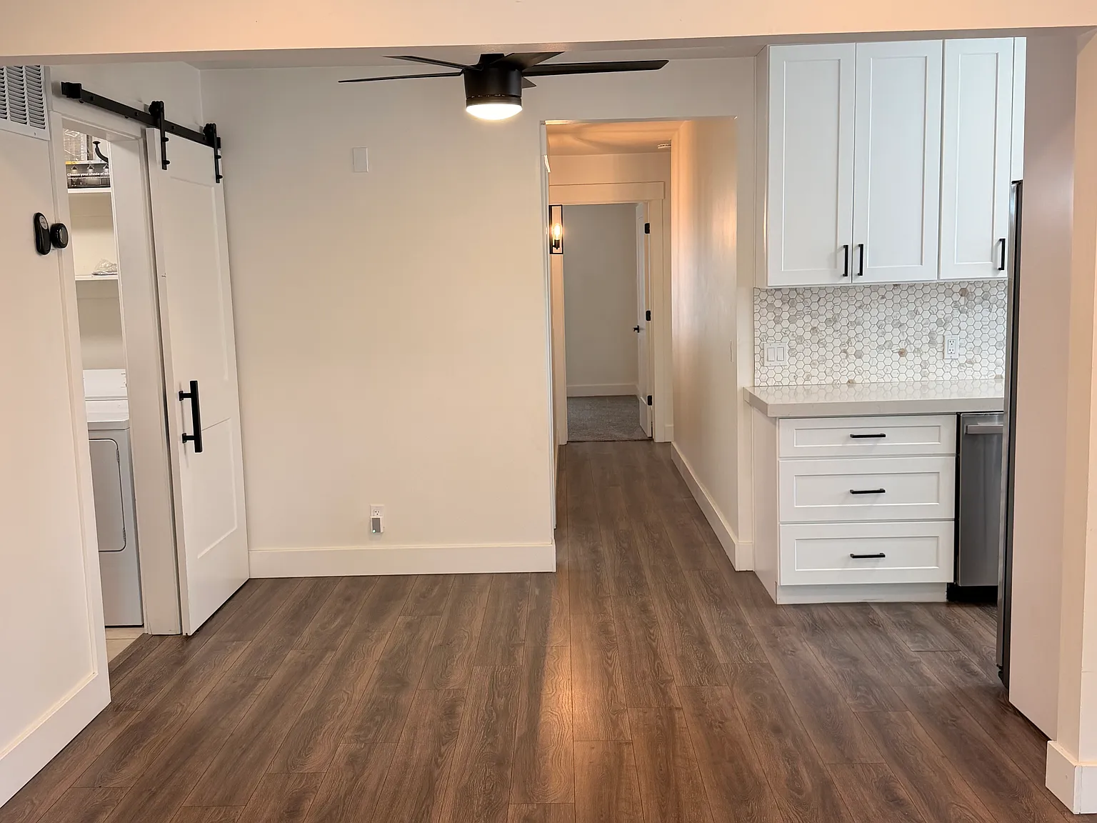 3 bed, 1042 sqft, $2,395 — Photo 3