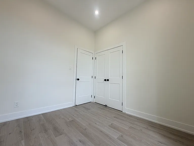 435 George St N #7 — Photo 11