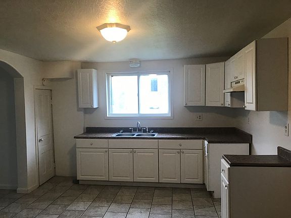 2nd image of 105 S 1st St