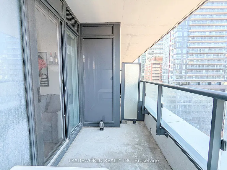 251 Jarvis St #932 — Photo 15