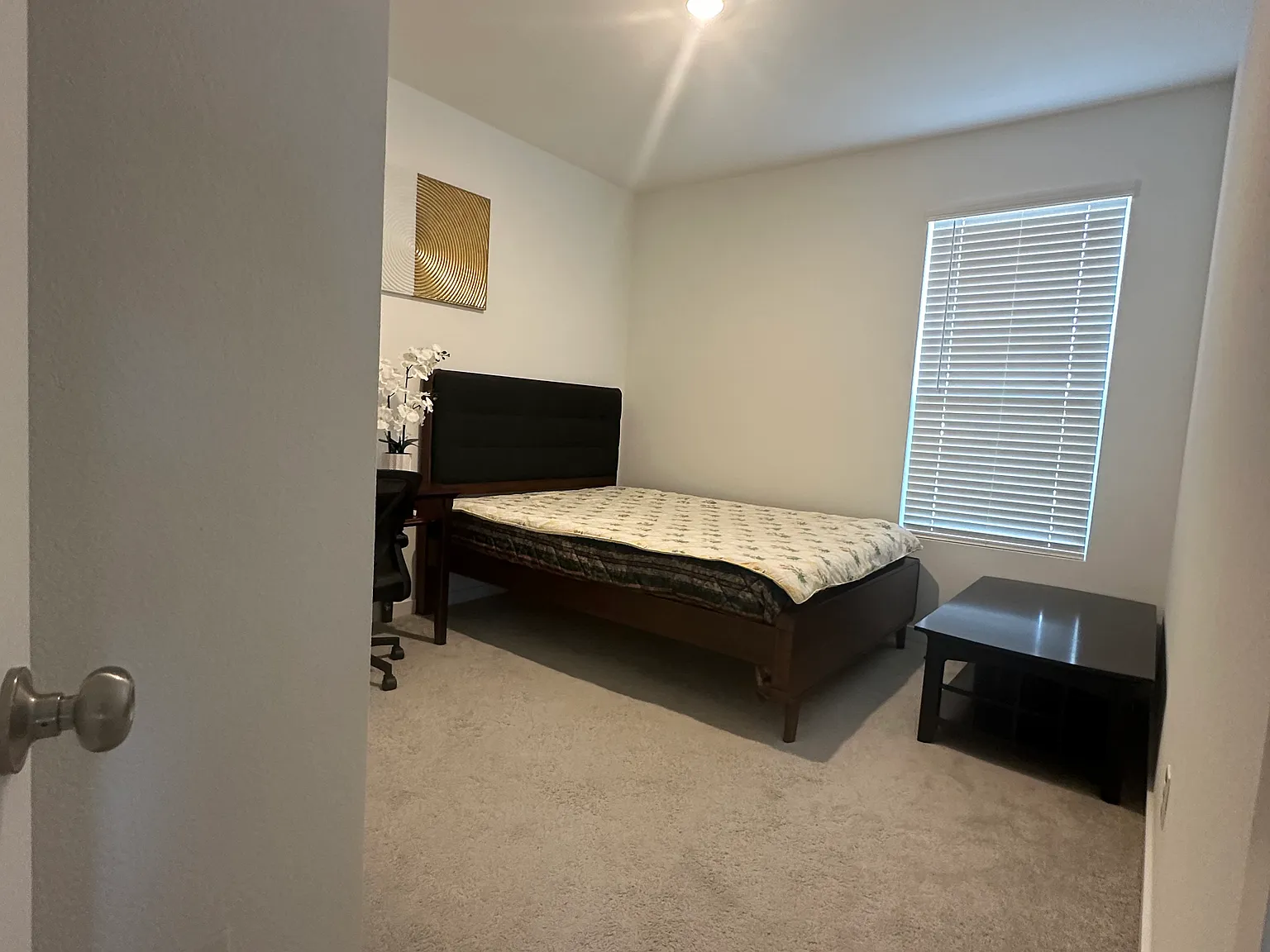 4 bed, 2062 sqft, $2,700 — Photo 4
