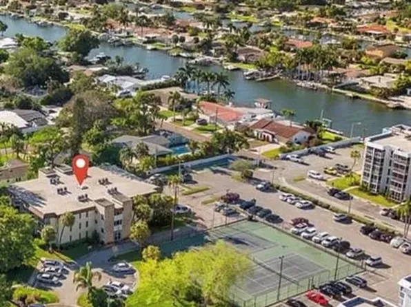 4901 38th Way S #303, Saint Petersburg, FL 33711