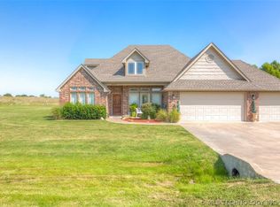 9517 E 139th Pl, Collinsville, OK 74021