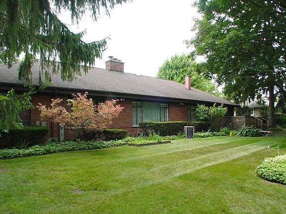 5th image of 745 S Bristol Ln