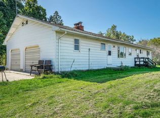 4015 E Cloverdale Rd, Hastings, MI 49058