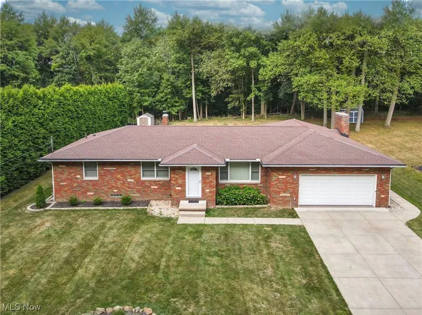 527 Spring Grove Dr, Tallmadge, OH 44278