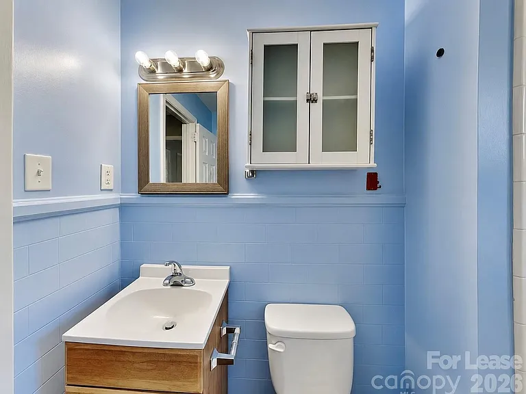 515 Burlington Ave — Photo 2
