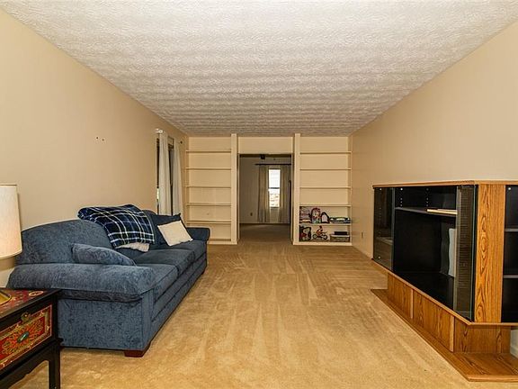 4th image of 2806 Kay Ellen Dr