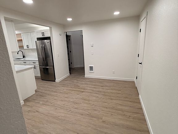 3rd image of 12719 NE 144th St APT C