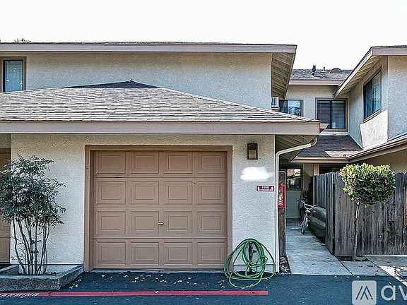 5th image of 62 Village Circle Dr