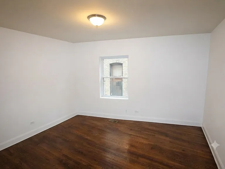 2065 W Jarvis Ave #2W — Photo 8
