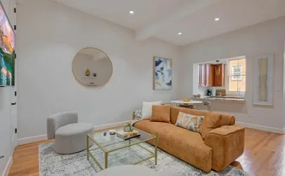 208 T St NE #1