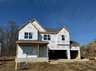 124 Ruby Rd, Pataskala, OH 43062