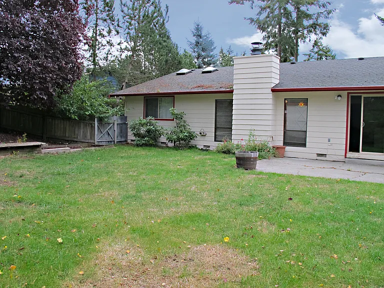 601 NW Ensign Dr — Photo 22