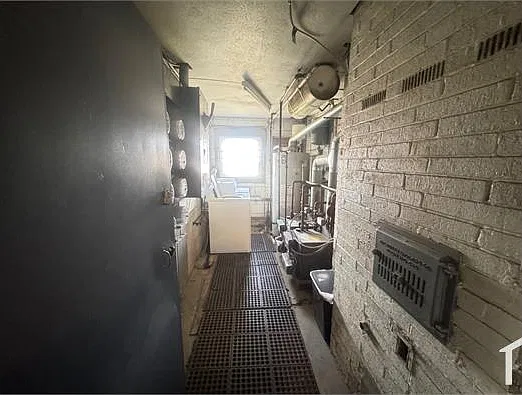 5058 Broadway Ave — Photo 3