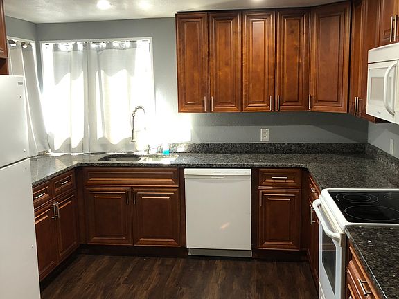 4th image of 2074 Bramblewood Dr