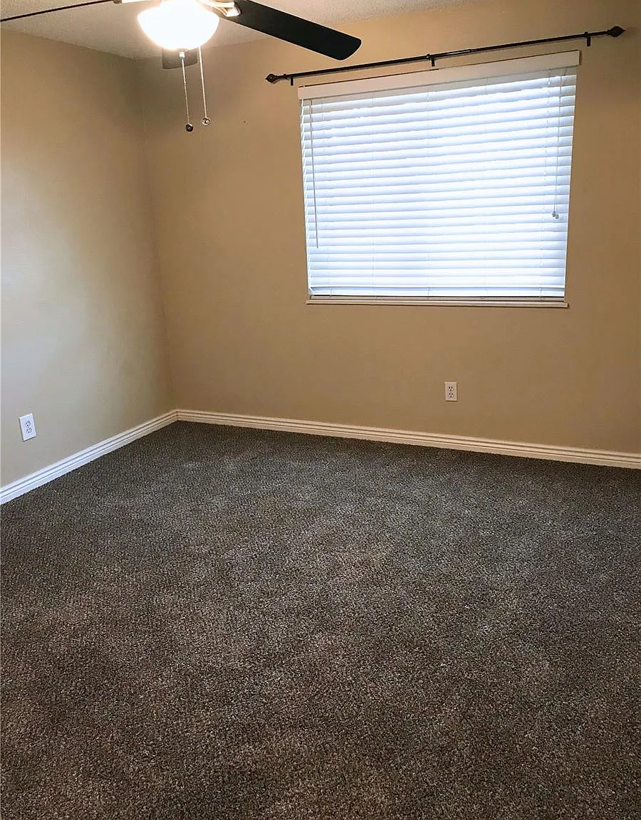 2 bed, 2.0 bath, 948 sqft, $1,650 — Photo 3