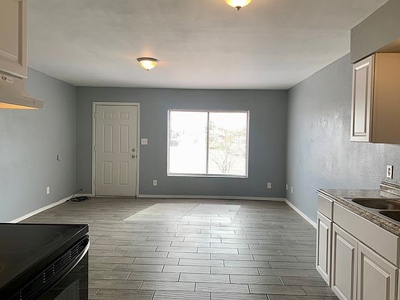 3rd image of 520 W 12th St #1