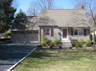 321 Maple St, Ramsey, NJ 07446