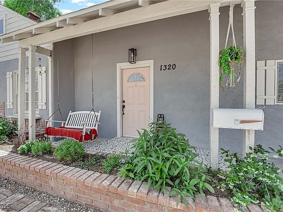 4th image of 1320 Wengert Ave