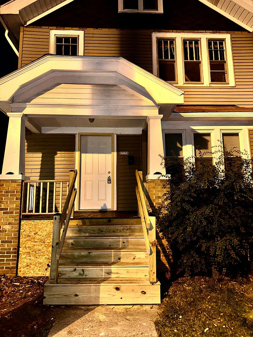 1574 S Union St — Photo 1