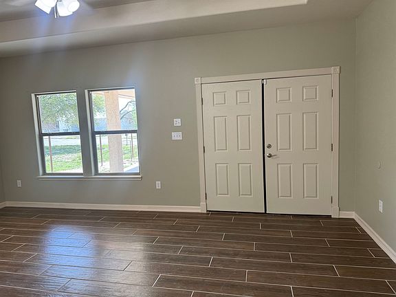 5th image of 704 E 14th St