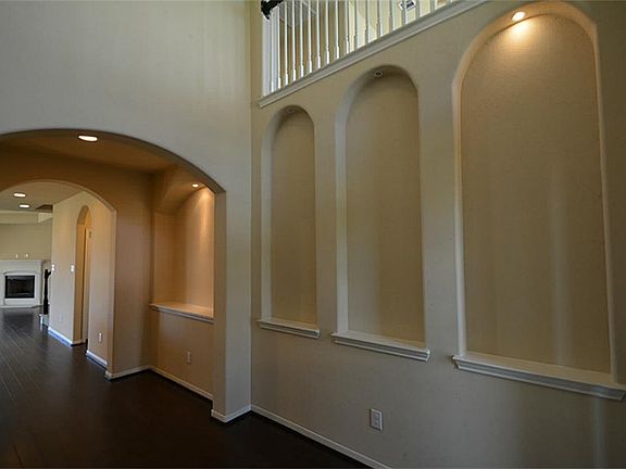 3rd image of 28903 Dryander Forest Ct