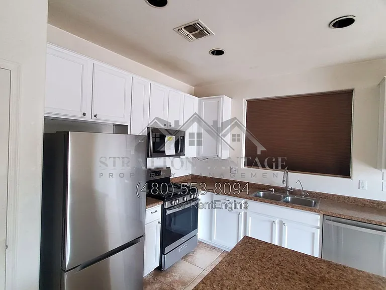 42322 W Lunar St — Photo 17