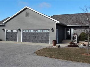 101 Spring Valley Dr UNIT B, Livermore, IA 50558