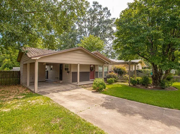 2018 W Sevier St, Benton, AR 72019